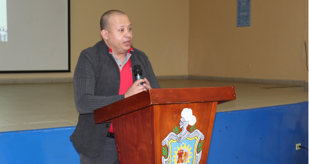 Dr. Harold Gutiérrez Marcenaro, Director de Investigación, inaugura JUDC Central.