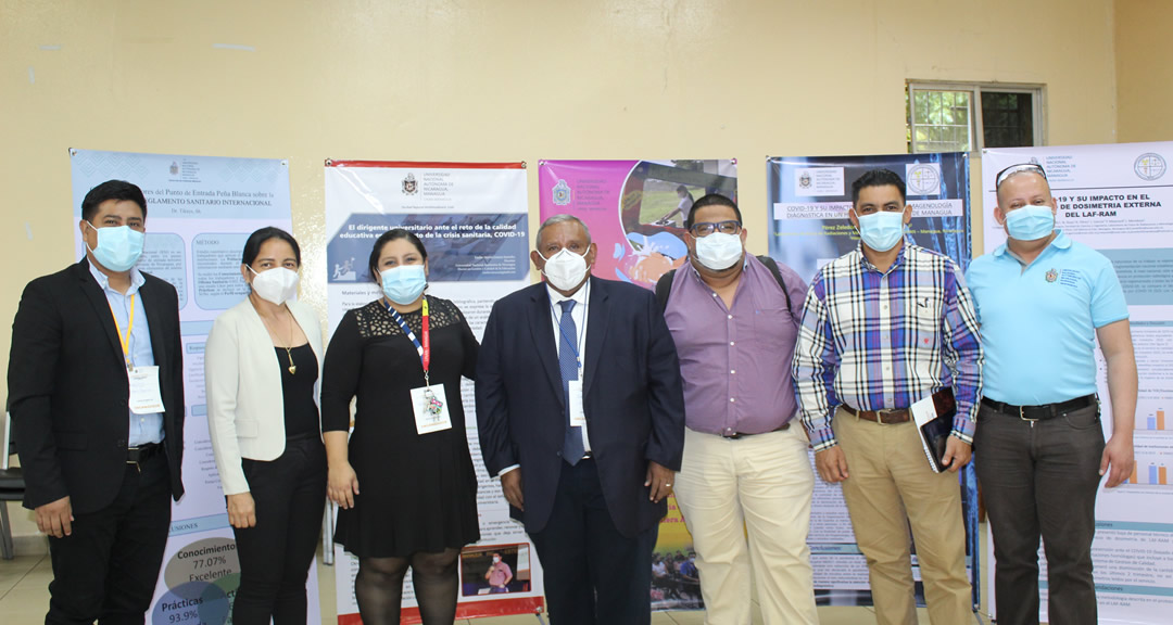 Parte del equipo organizador del Congreso Científico de la UNAN-Managua, encabezados por el doctor Harold Gutiérrez, Director de Investigación. 