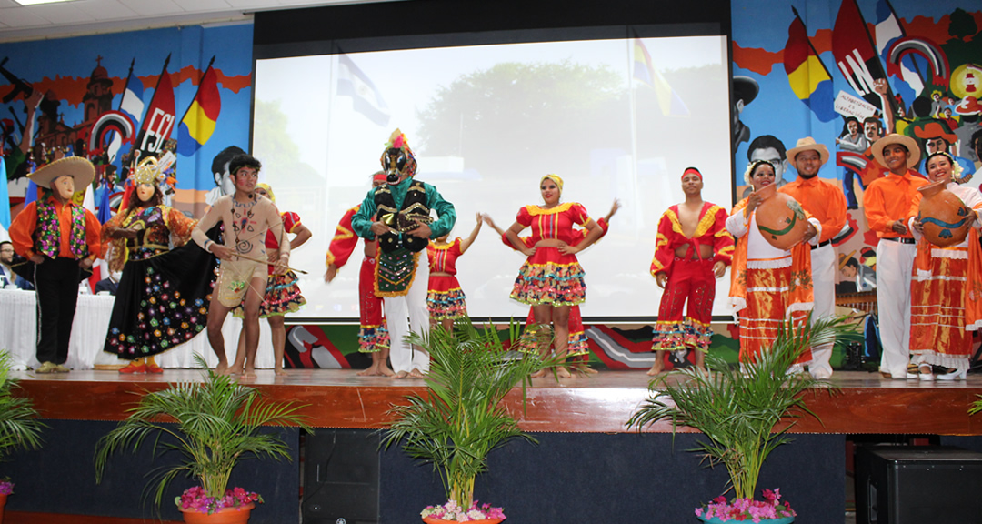 Gala cultural a cargo de las agrupaciones de danza y teatro de la Dirección de Cultura de la UNAN-Managua.