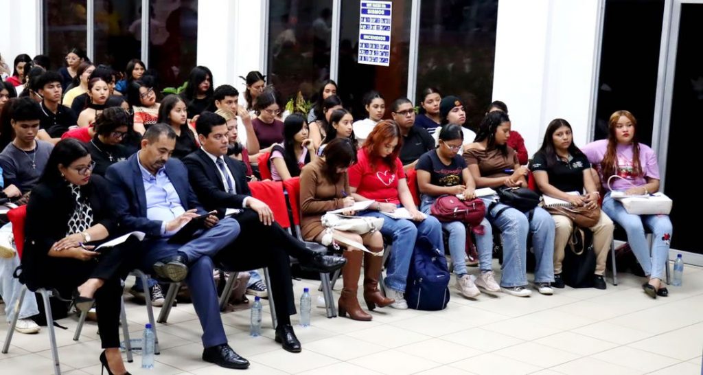 Abogadas y Abogados participan en el Foro por el Día Nacional del Abogado y de la Abogada