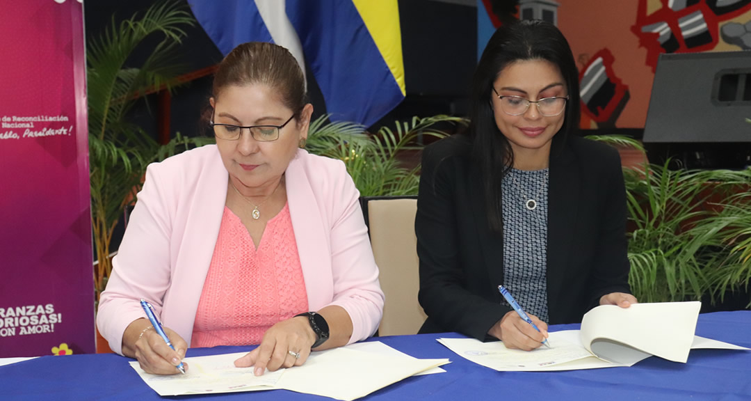 Firma de convenio entre la UNAN-Managua y el Ministerio de la Mujer
