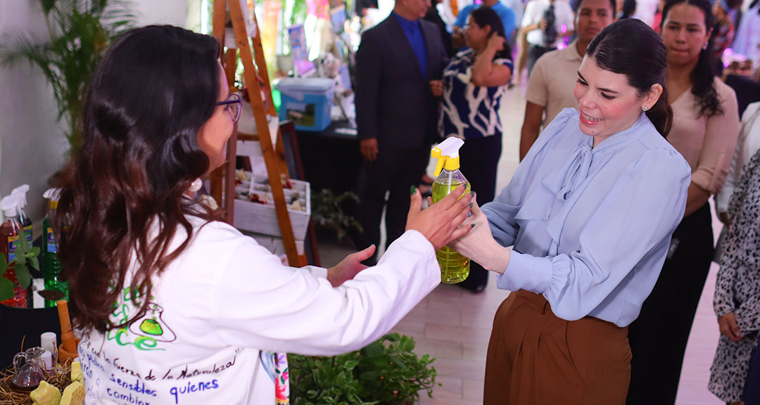 Recorrido por los stands
