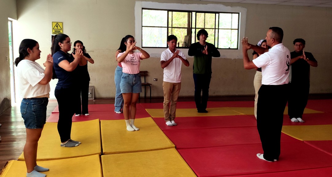 Estudiantes de Psicología fortalecen sus habilidades en terapias alternativas