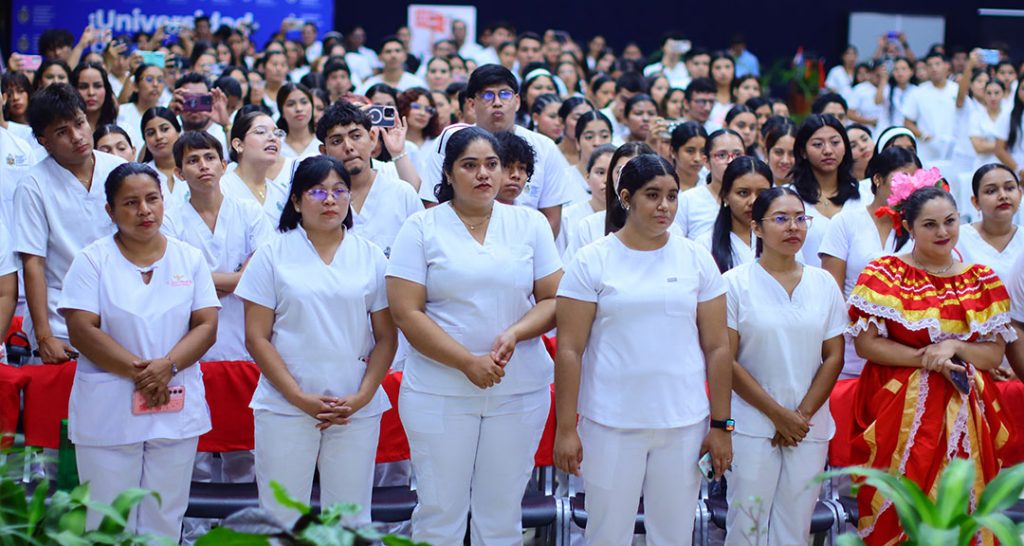 Enfermeras y Enfermeros celebran su día mediante simposio