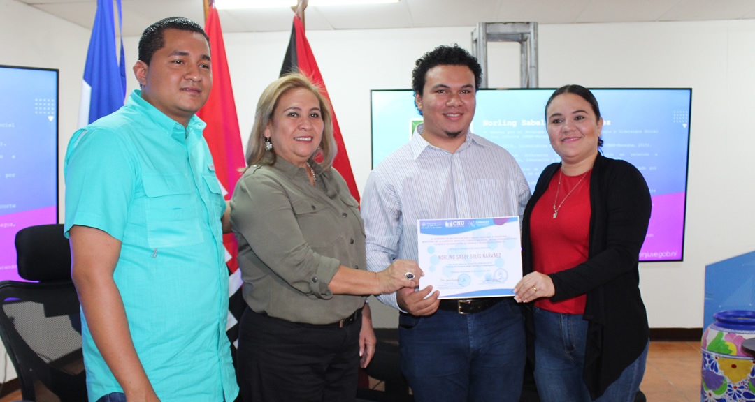 Norling Sabel Solís Navarrete, ganador del tercer lugar.