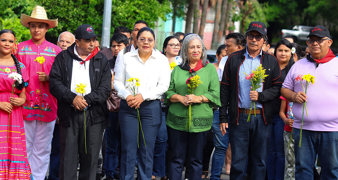 Comunidad universitaria junto a pobladores rinden homenaje al legado histórico del maestro Miguel Bonilla Obando