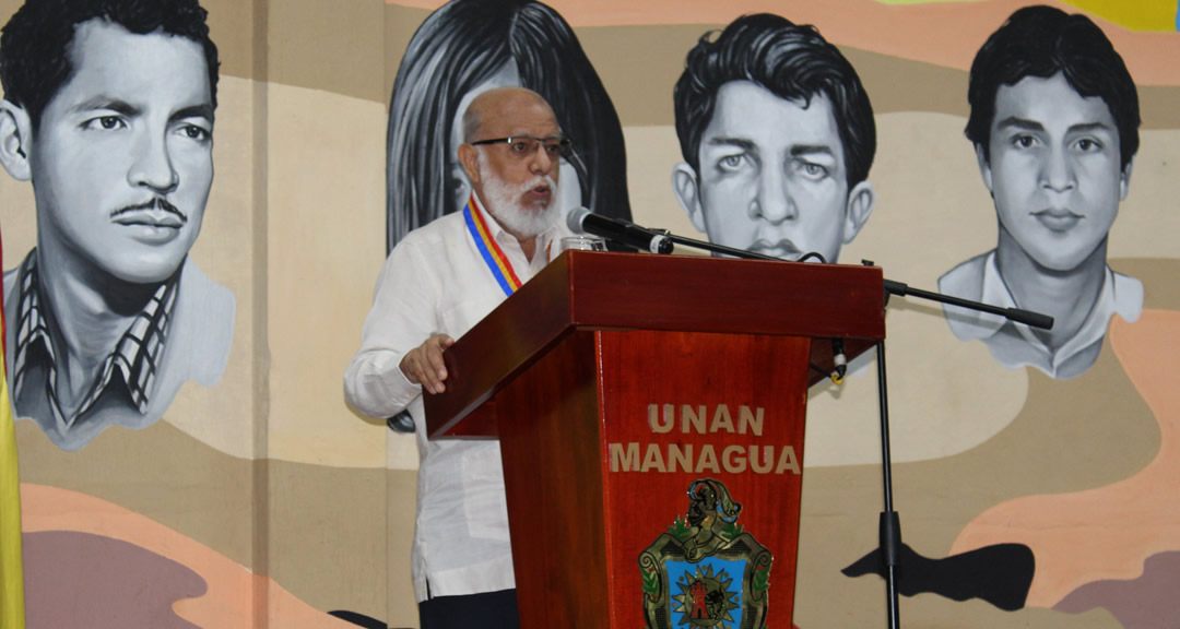 Profesor Miguel de Castilla Urbina, Doctor Honoris Causa en Educación de la UNAN-Managua.