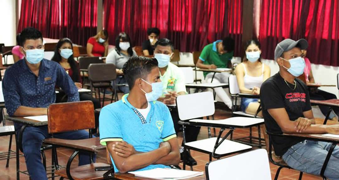 Estudiantes provenientes de la Costa Caribe de Nicaragua participan en taller Competencias profesionales y laborales