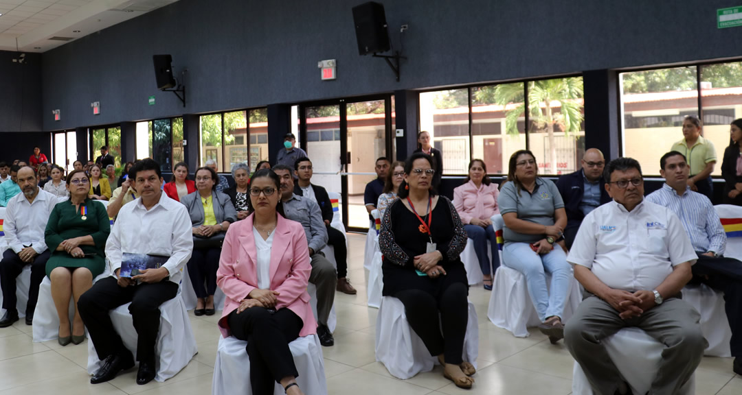 Miembros del Consejo Universitario que participaron de la toma de posesión.