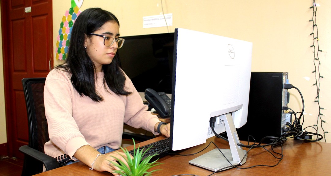 Anyuli Picado Cruz, estudiante de Diseño Gráfico y Multimedia