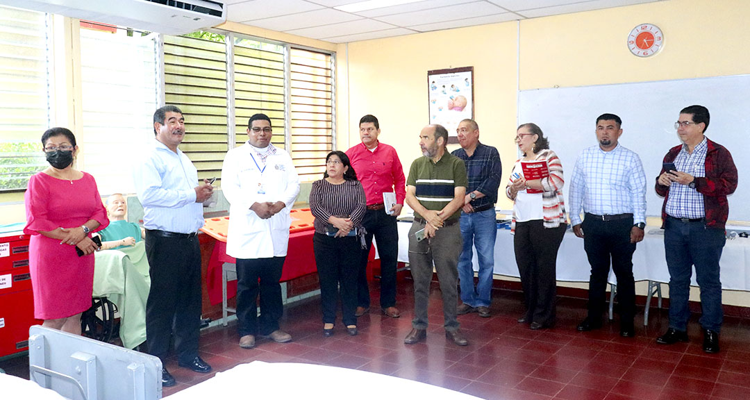 Autoridades del Consejo en recorrido por los laboratorios del POLISAL 5