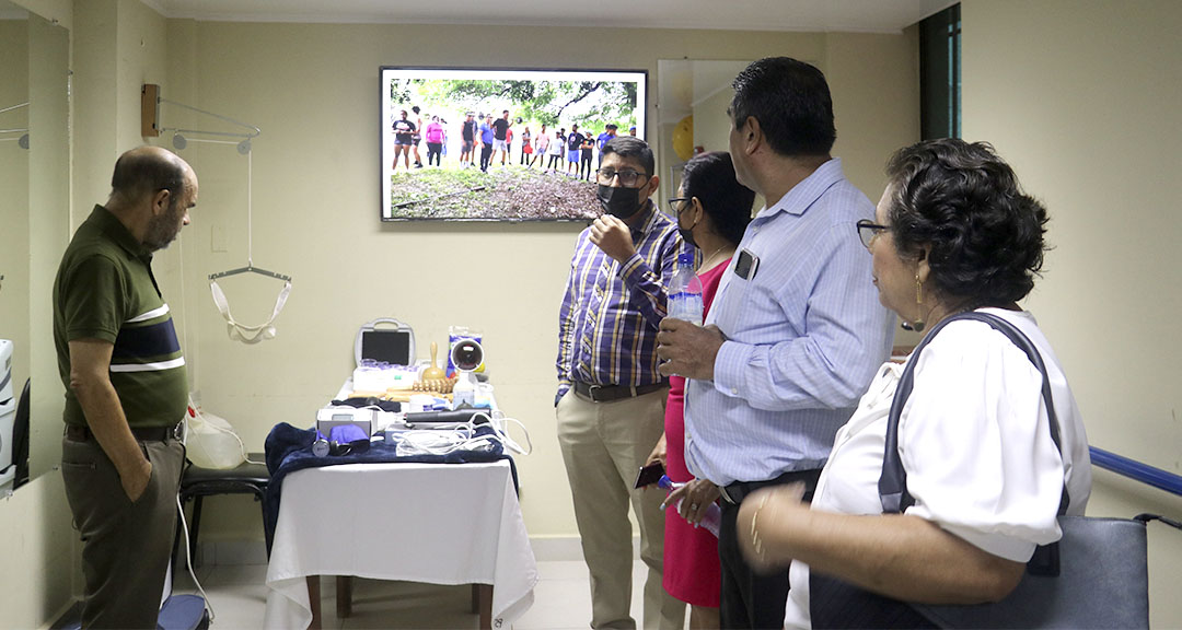 Autoridades del Consejo en recorrido por los laboratorios del POLISAL 8