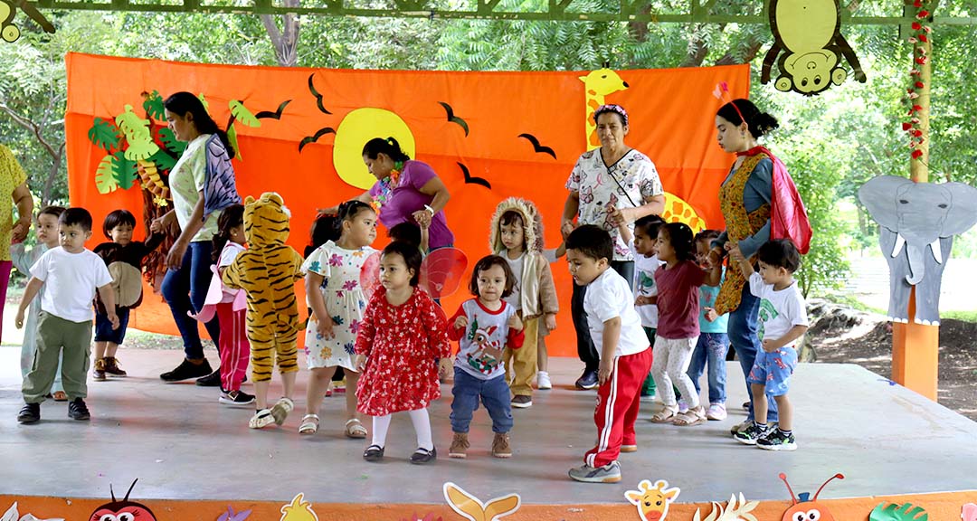 Con actividades lúdicas, el Centro Preescolar de Aplicación Arlen Siu celebra el XXXIII aniversario