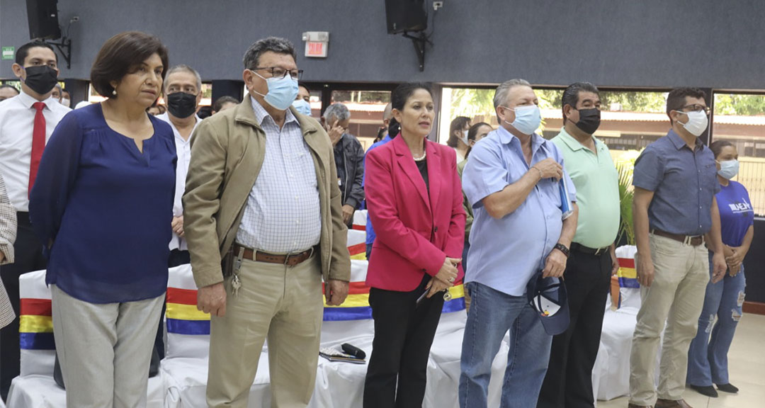 Comunidad universitaria participa en el acto de toma de posesión de equipo de Rectorado