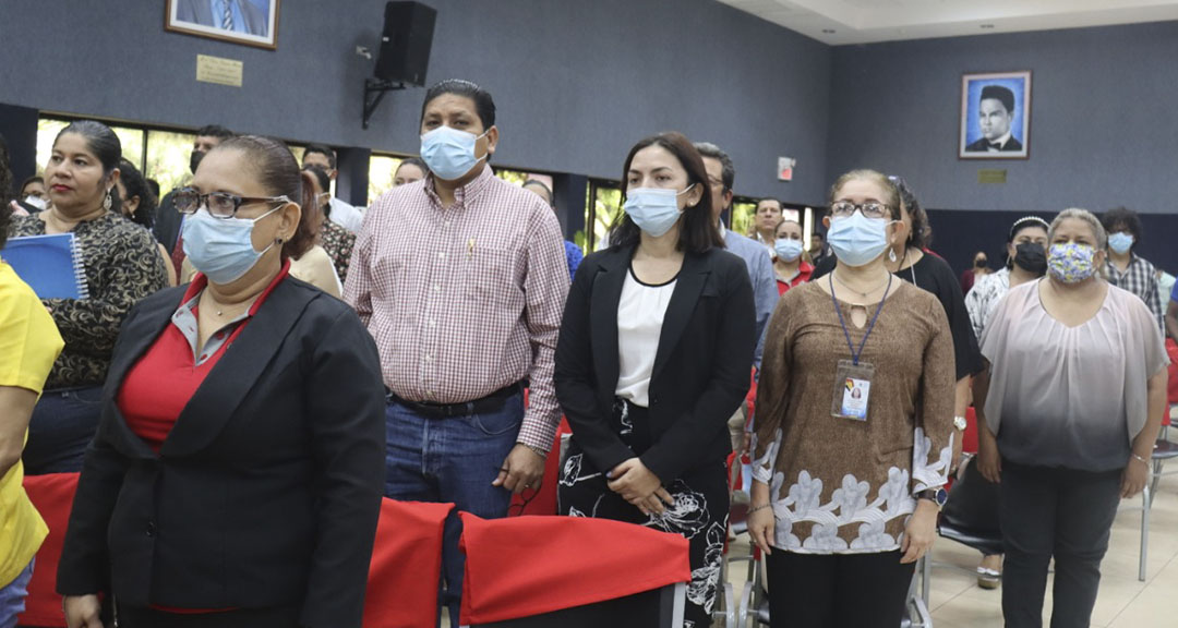 Comunidad universitaria participa en el acto de toma de posesión de equipo de Rectorado