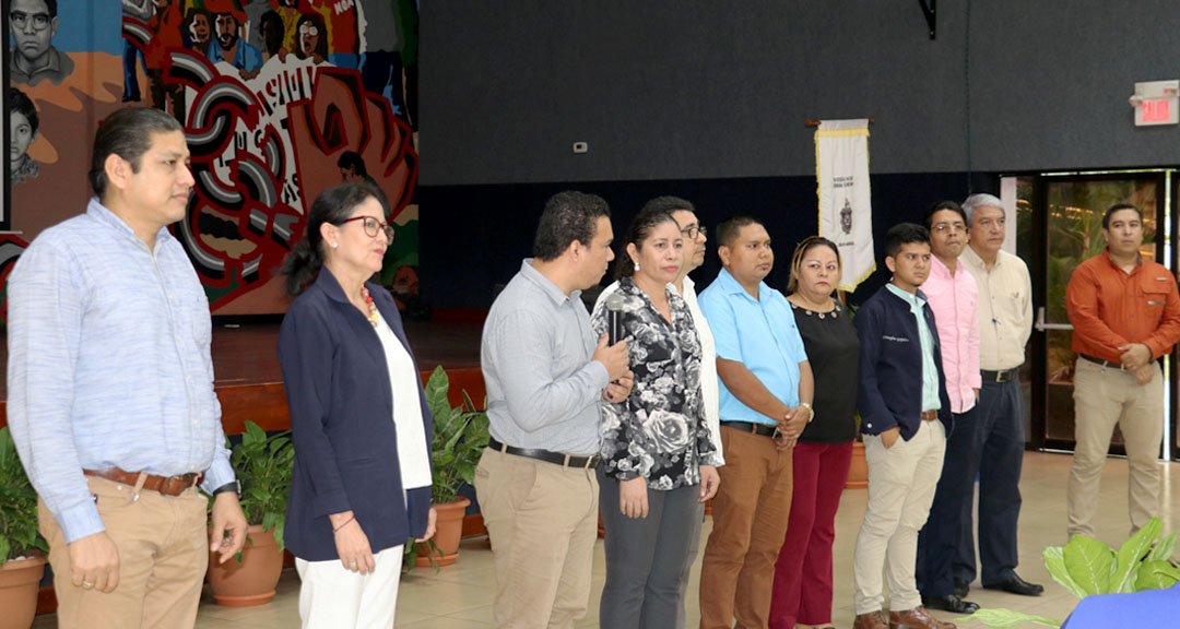 Consejo de la Facultad de Humanidades y Ciencias Jurídicas presente en la sesión. 