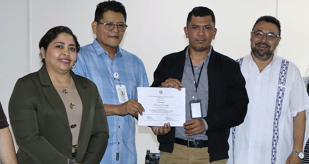 Curso de redacción y publicación científica fortalece la investigación institucional (2)