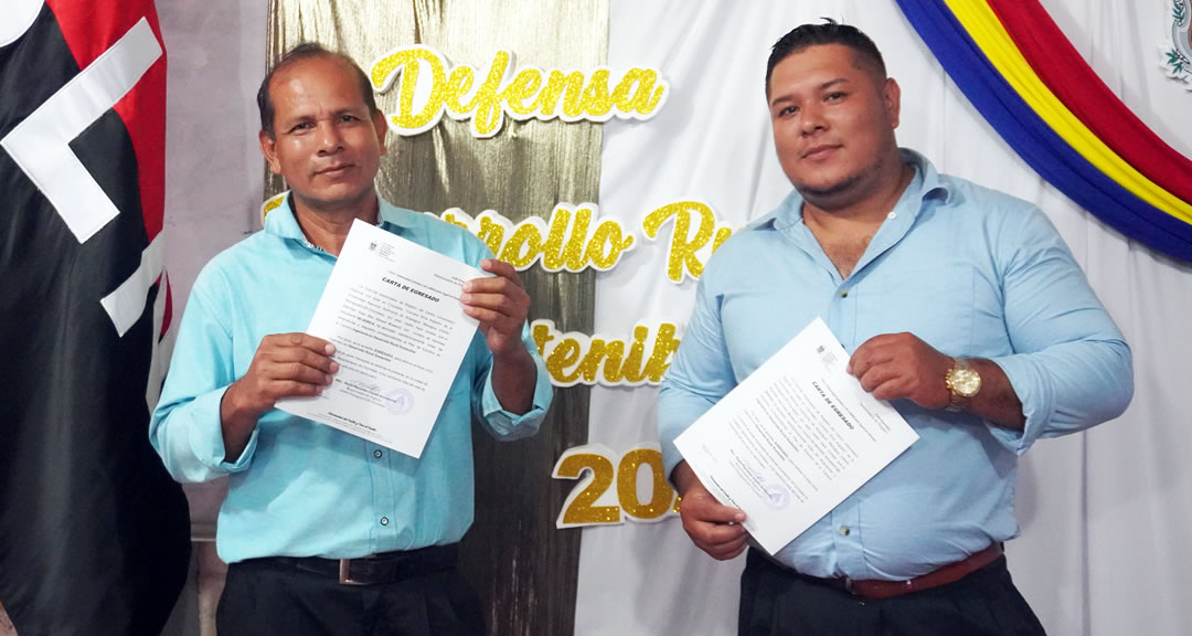 Padre e hijo estudiaron la misma carrera y se graduaron juntos como Ingenieros en Desarrollo Rural Sostenible en UNICAM