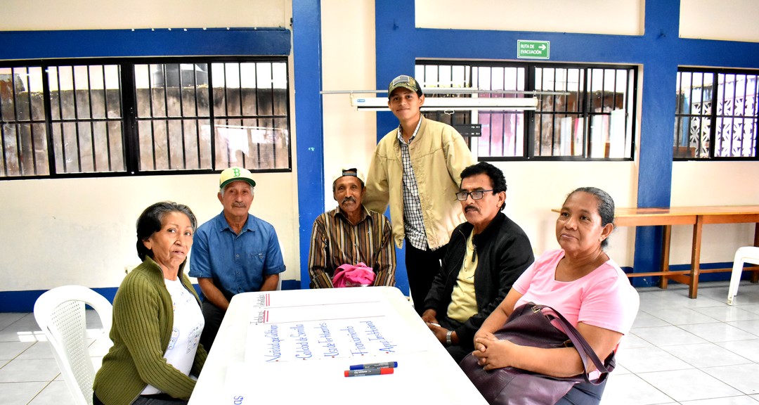 Intercambio de saberes entre docentes de la UNAN-Managua/CUR-Carazo y productores en el marco del desarro-llo territorial
