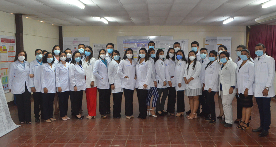 Facultad de Ciencias Médicas entrega nuevos profesionales de la salud a Nicaragua