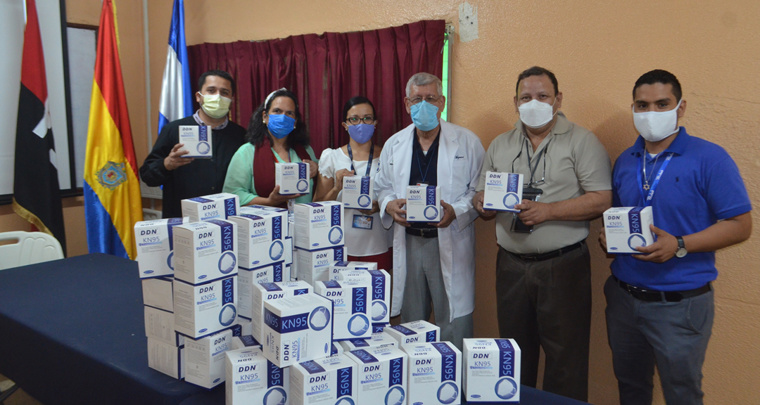 Fundación Cuido del Ojo realiza donativo de mascarillas a Ciencias Médicas