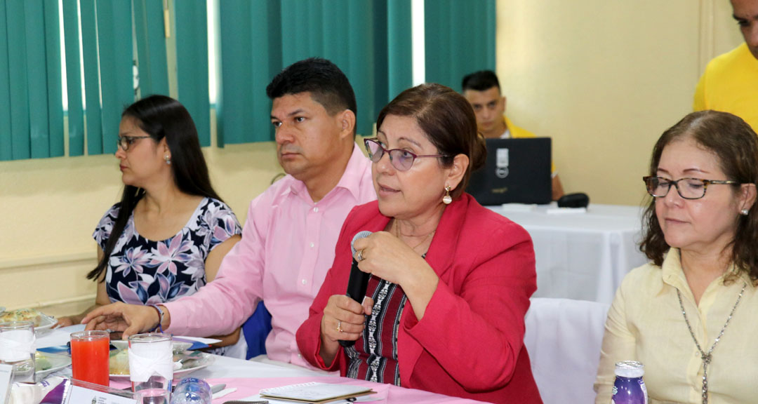 Doctora Ramona Rodríguez Pérez durante su alocución. 