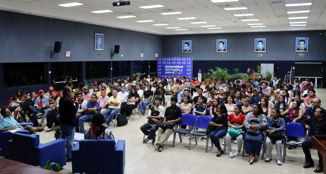 Estudiantes de la modalidad sabatina participan en espacio de reflexión sobre la consolidación histórica del sandinismo (2)