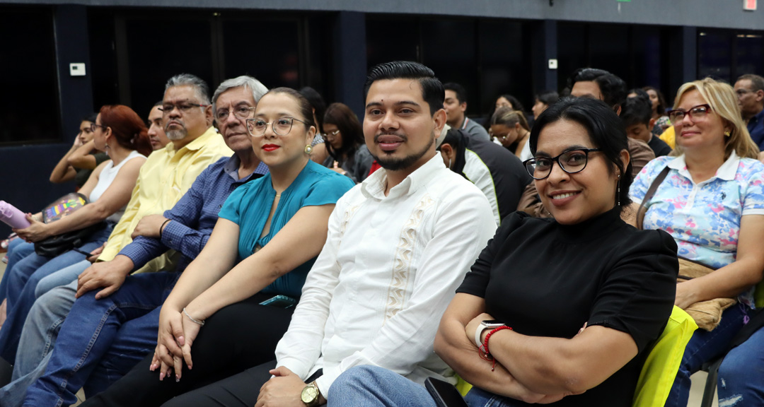 Estudiantes de la modalidad sabatina participan en espacio de reflexión sobre la consolidación histórica del sandinismo (6)