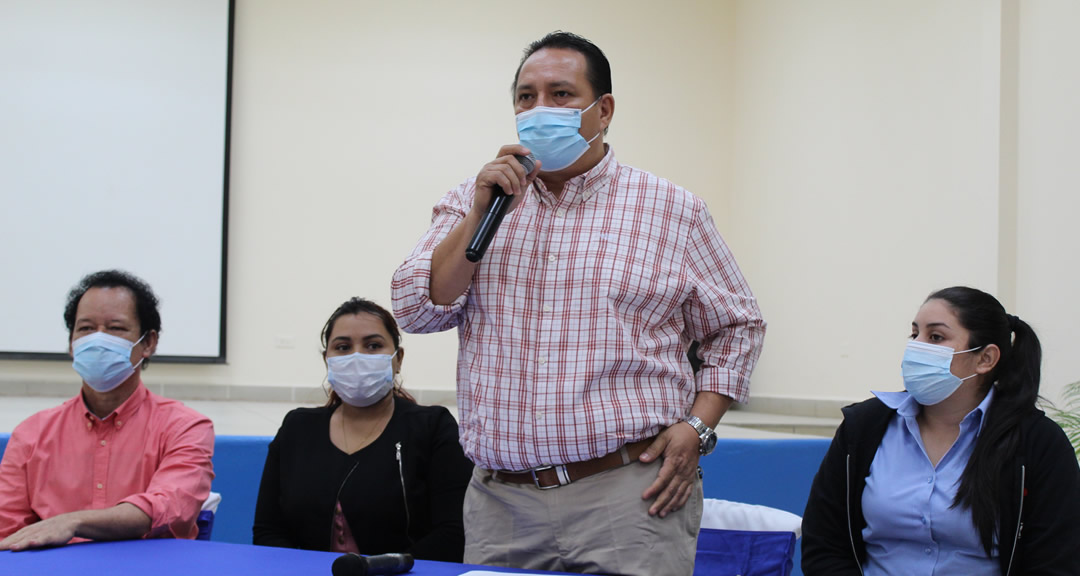 Maestro Bismarck Santana Tijerino, vicerrector del VAE