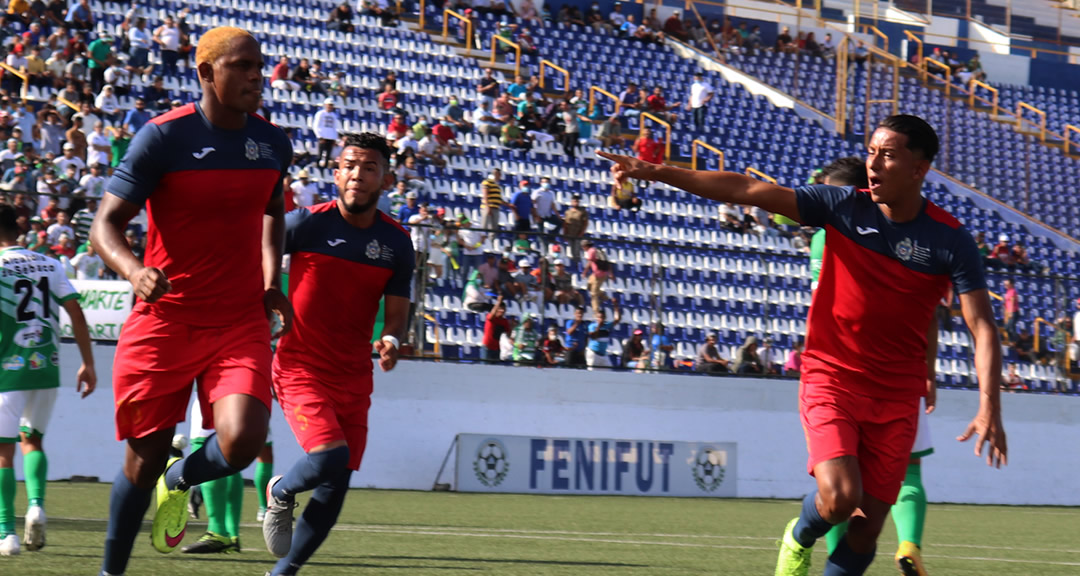 Celebración del primer gol de la UNAN-Managua.