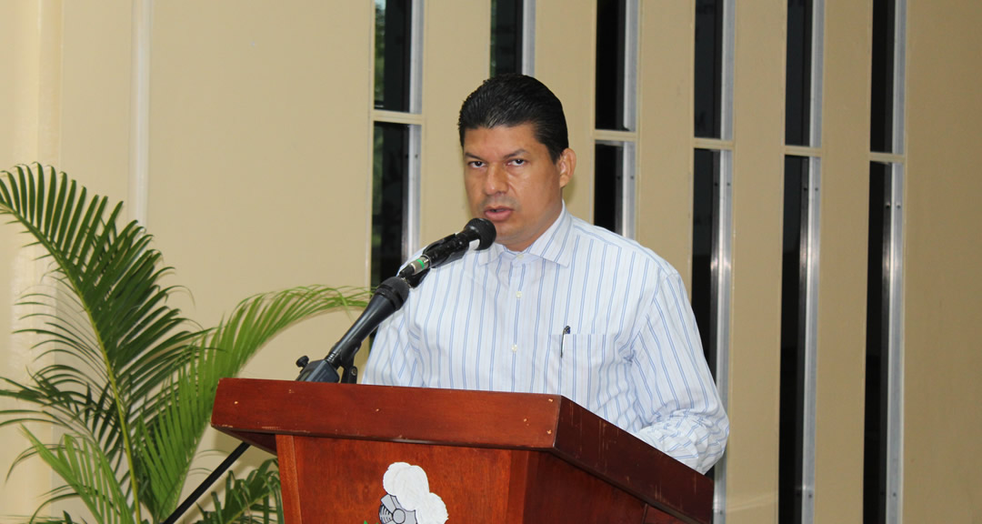 Maestro Roberto Enrique Flores Díaz, Secretario General de la UNAN-Managua