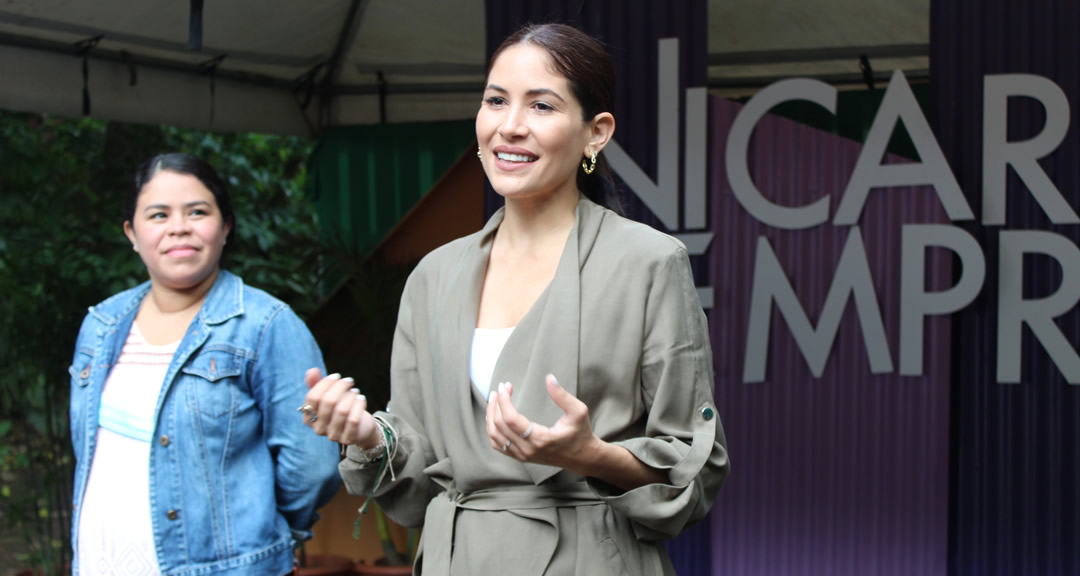 Compañera Xiomara Blandino, Directora de Nicaragua Emprende, durante la actividad.