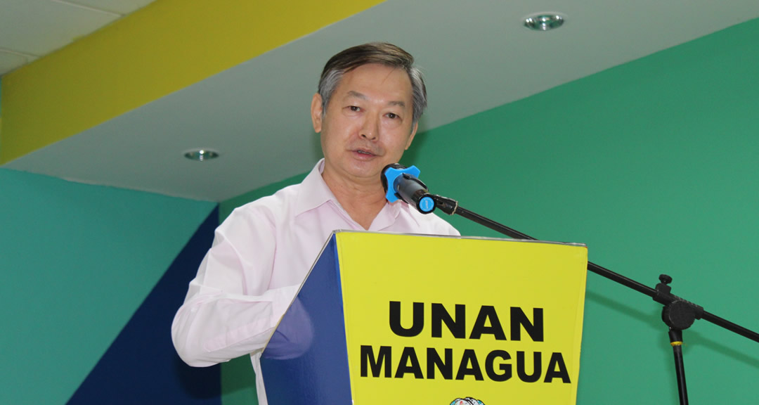 Señor Roberto Sheng Tsair Pan, jefe de la Misión Técnica de Taiwán, durante su intervención
