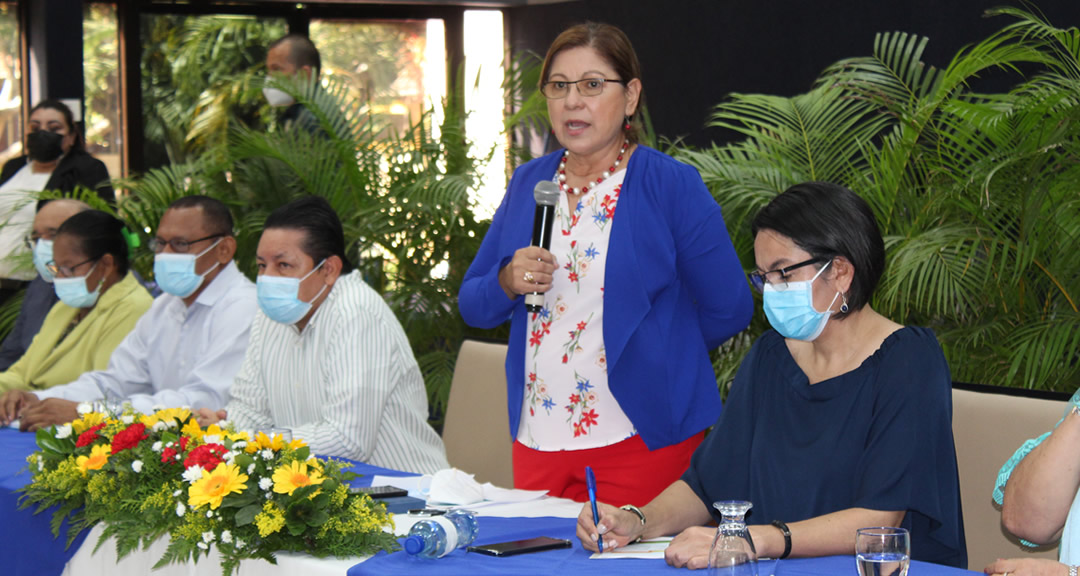 Maestra Ramona Rodríguez Pérez, presidenta del CNU y rectora de la UNAN-Managua, durante la actividad