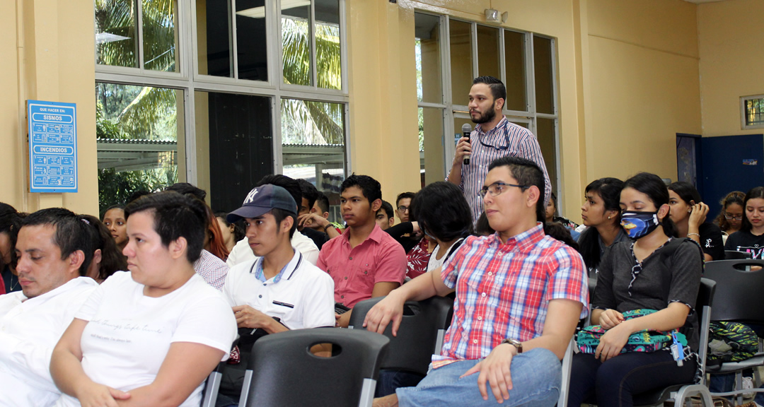 Los universitarios tuvieron la oportunidad de aclarar las inquietudes sobre el tema