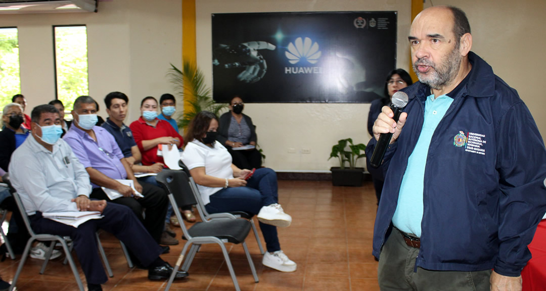 Luis Alfredo Lobato Blanco, vicerrector general de la UNAN-Managua, durante la actividad