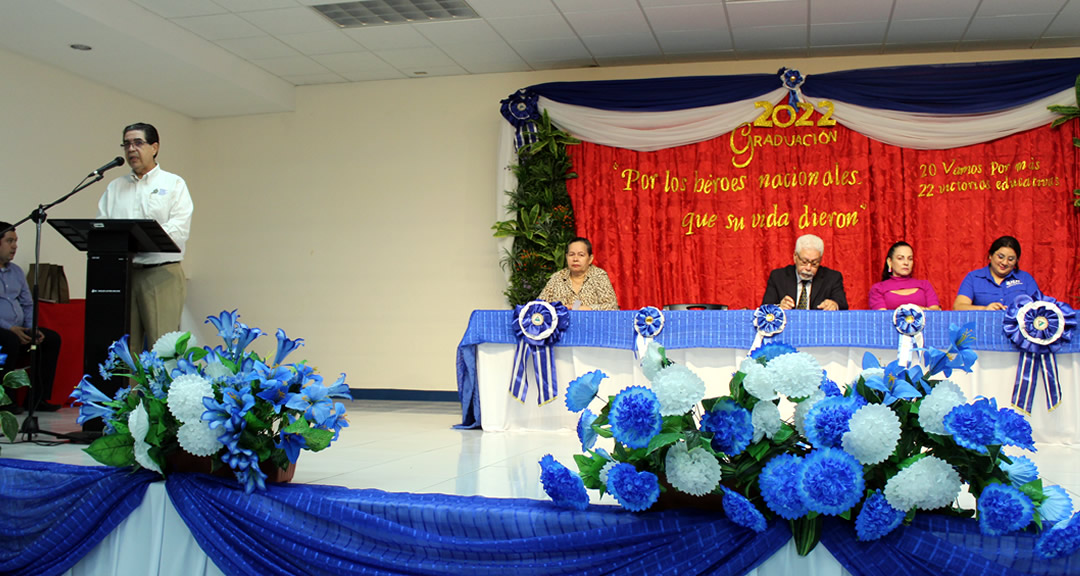 Dr. Julio César Abaunza Flores, decano de la FAREM-Chontales. 