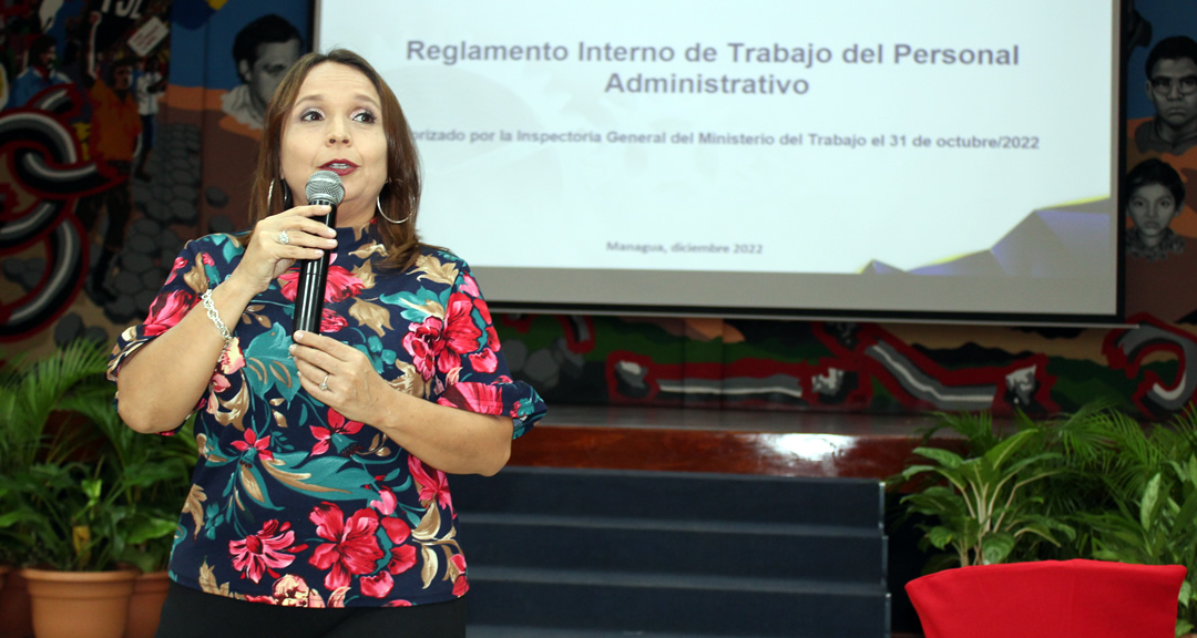 Máster María Catalina Tapia López, directora de la División de Recursos Humanos
