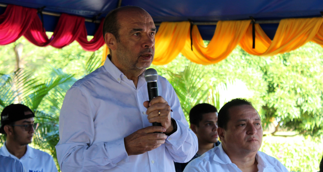 Dr. Luis Alfredo Lobato Blanco, vicerrector general de la UNAN-Managua, durante la inauguración de la jornada