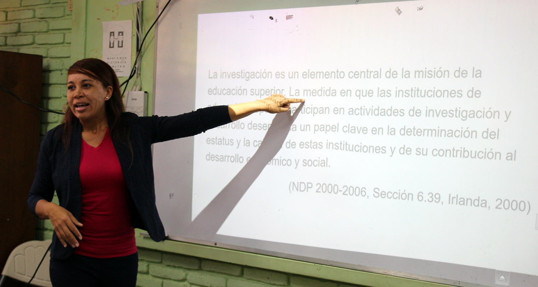 Dra. Yohannis Martí Lahera, facilitadora del curso