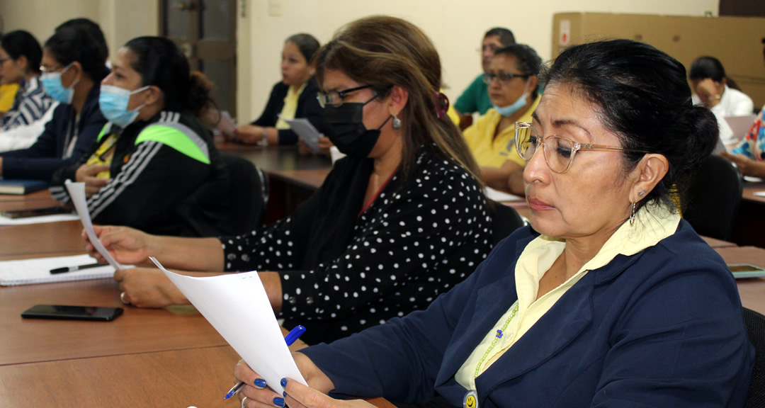 Personal administrativo de la Facultad de Ciencias Médicas.