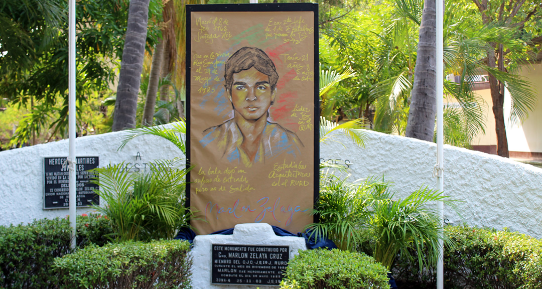 Monumento Marlon Zelaya ubicado en el Recinto Universitario Rubén Darío (RURD).