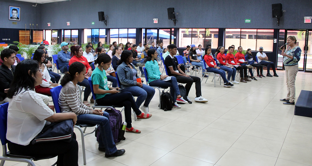 Durante los talleres de capacitación a las brigadas de voluntariado universitario.