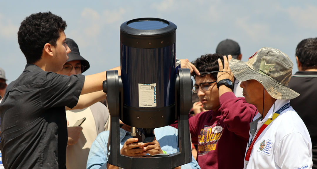 Observación del eclipse solar en el volcán Masaya el pasado, sábado 14 de octubre