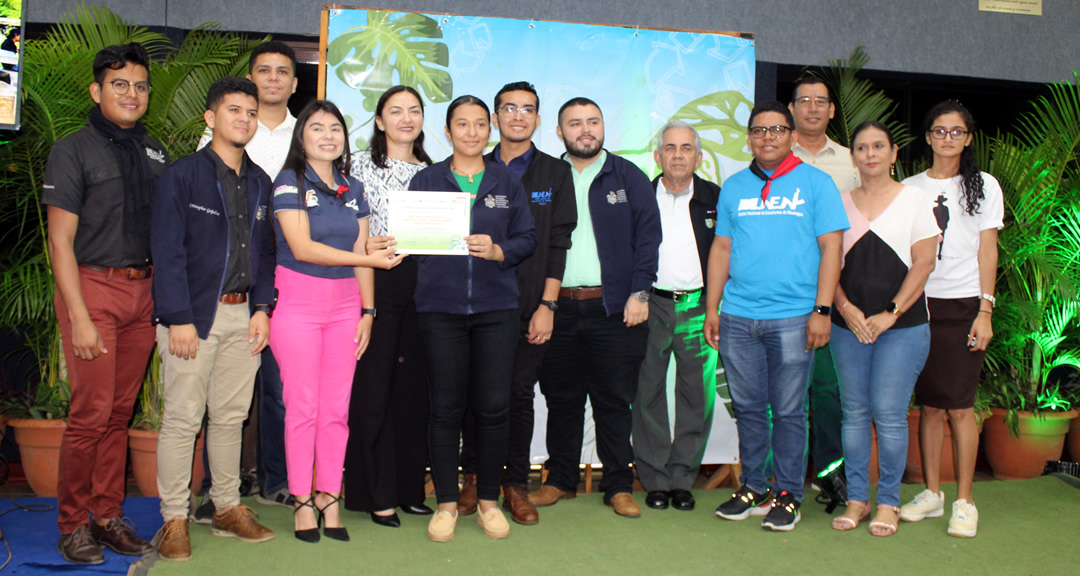 Miembros de la UNEN UNAN-Managua reciben reconocimiento honorífico