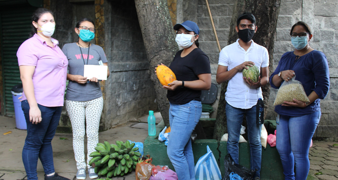 Representantes de la DIREX y del Laboratorio de Biotecnología de la UNAN-Managua