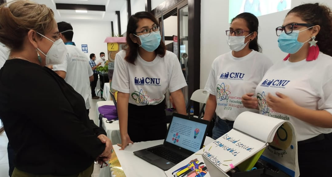 Estudiantes de la UNAN-Managua durante la Expociencia Territorial