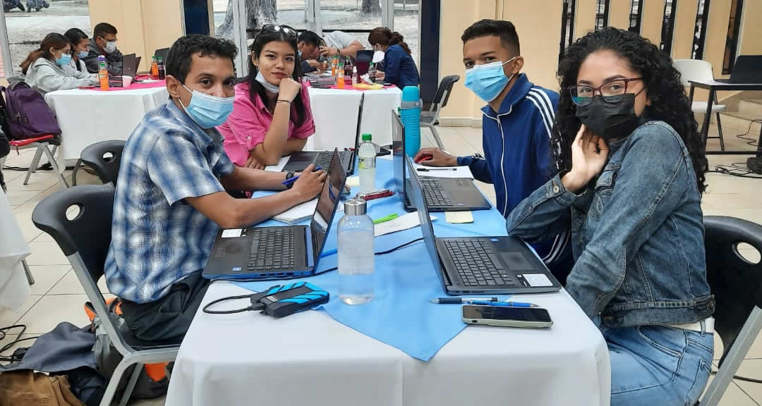 Ganadores del tercer lugar de la competencia en el Hackathon Universitario Iberoamericano (CIBA) 2021.