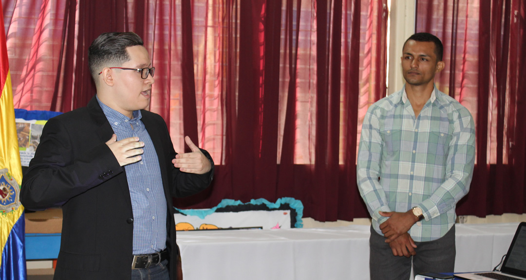 El estudiante Paul Joshua García Fischer presenta una propuesta de un modelo logístico para el mejoramiento del control de almacenes de materiales del Ingenio San Antonio.