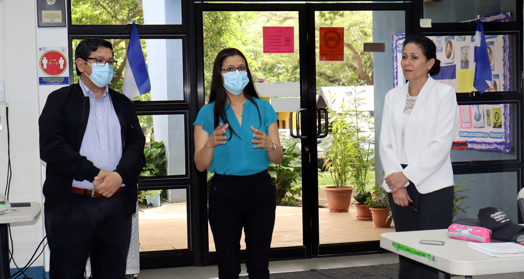 Dr. Walter Calderón, coordinador del Proyecto en Nicaragua, Mtra. Dayra Blandón y Dra. Telma López Briceño, presentes en un encuentro del diplomado